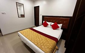 Hotel Borivali Executive - Near Borivali Railway Station